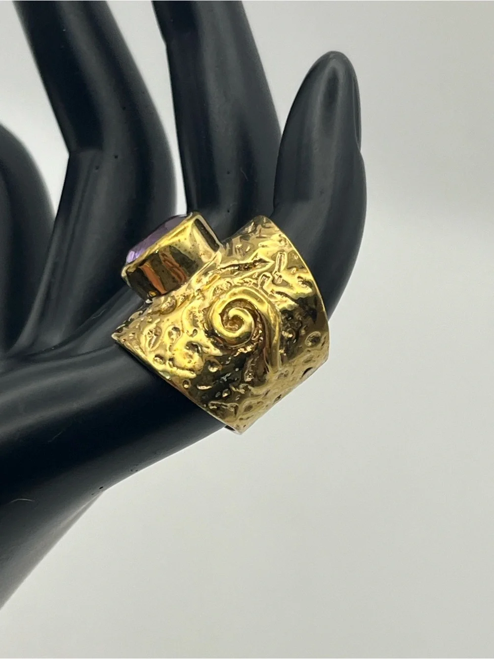 Italy wide textured gold tone band ring size 5 purple glass stone vintage